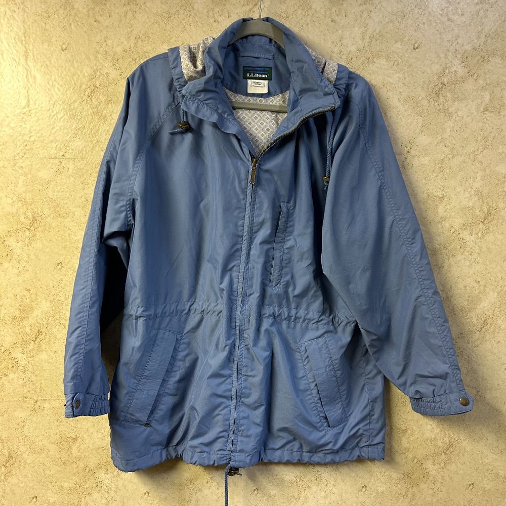 LLBean‎ lightweight jacket- woman’s size medium